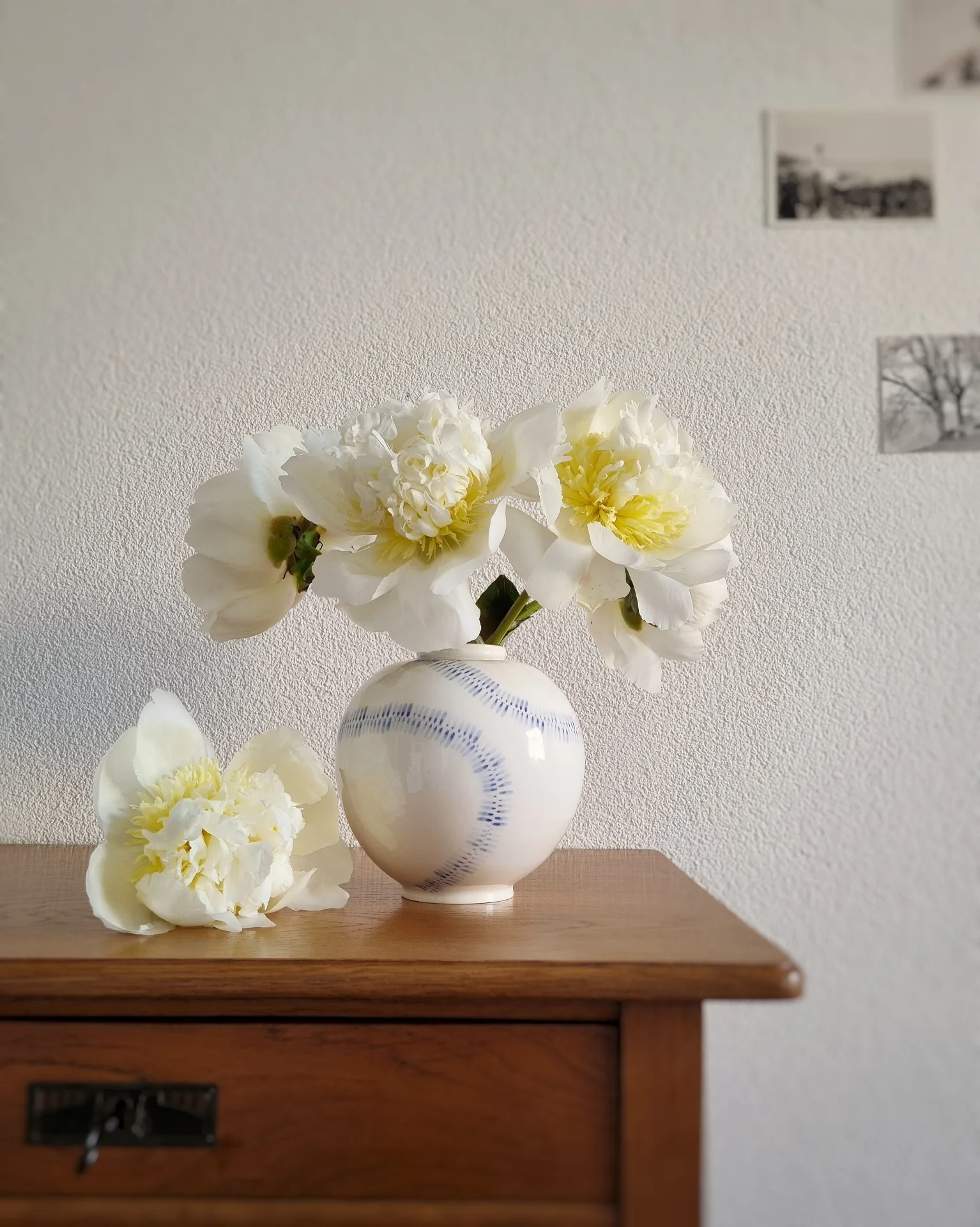 Vase en porcelaine terminé, sorti du four